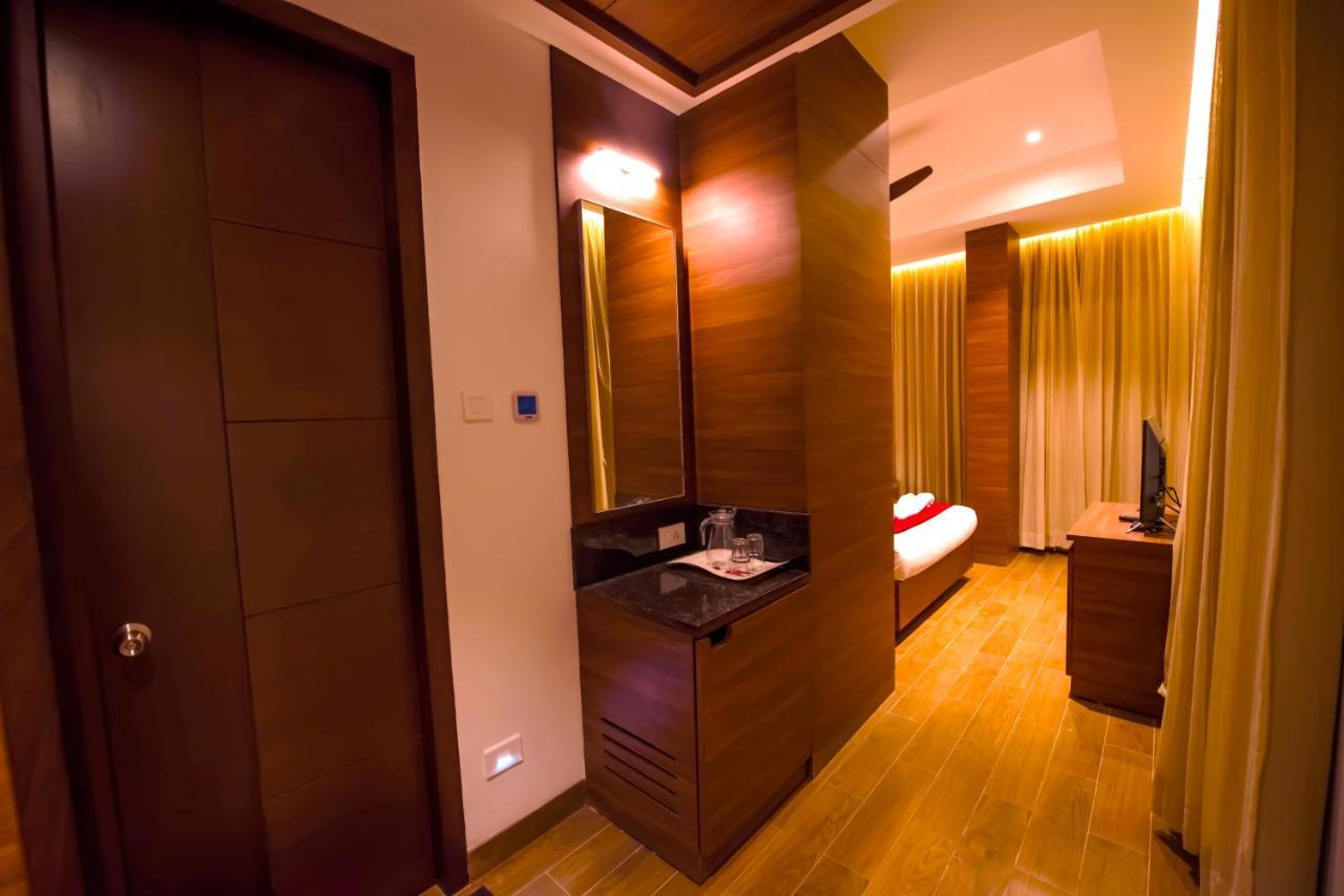 Hotel Annamalai Bahur Esterno foto