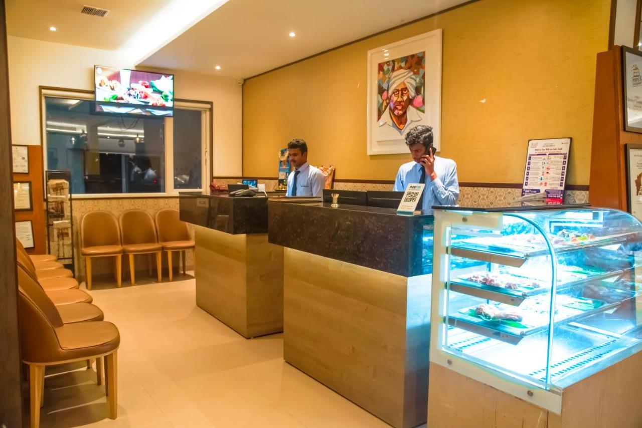 Hotel Annamalai Bahur Esterno foto